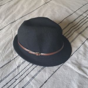 Black knit fedora